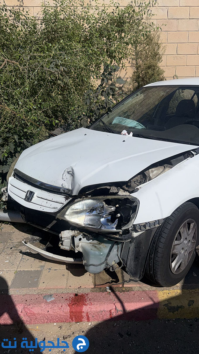 اصابة سائق بجراح بين طفيفة ومتوسطة بحادث طرق ذاتي قرب مدخل جلجولية الغربي